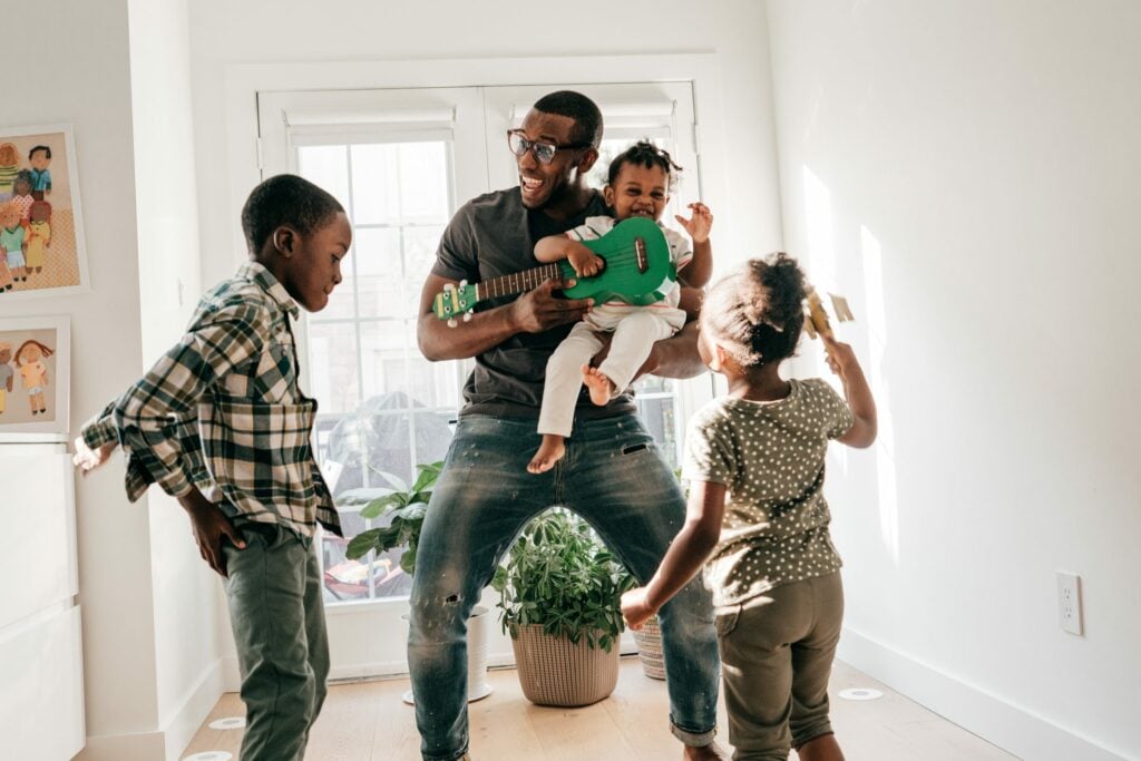 How to Get Cheap Laughs With Your Kids